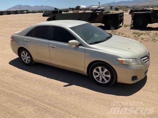 Toyota Camry Automašīnas