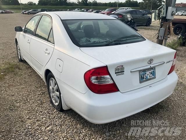 Toyota Camry Automašīnas