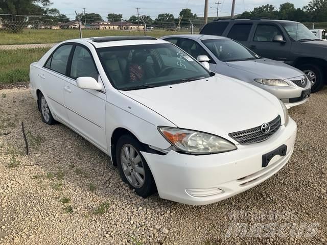 Toyota Camry Automašīnas