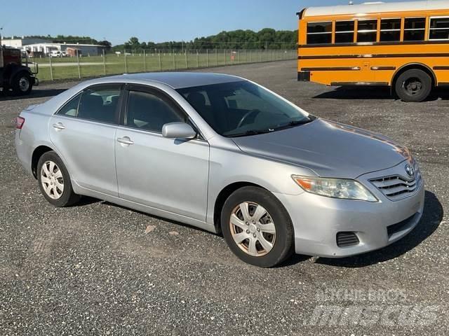 Toyota Camry Automašīnas