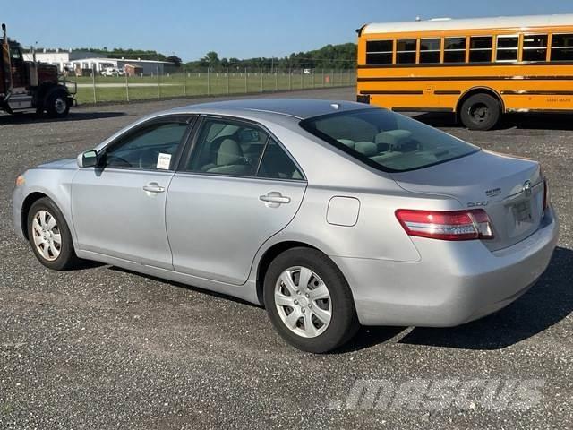 Toyota Camry Automašīnas