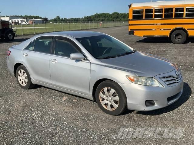 Toyota Camry Automašīnas