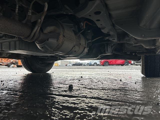 Toyota HiAce Preču pārvadāšanas furgoni