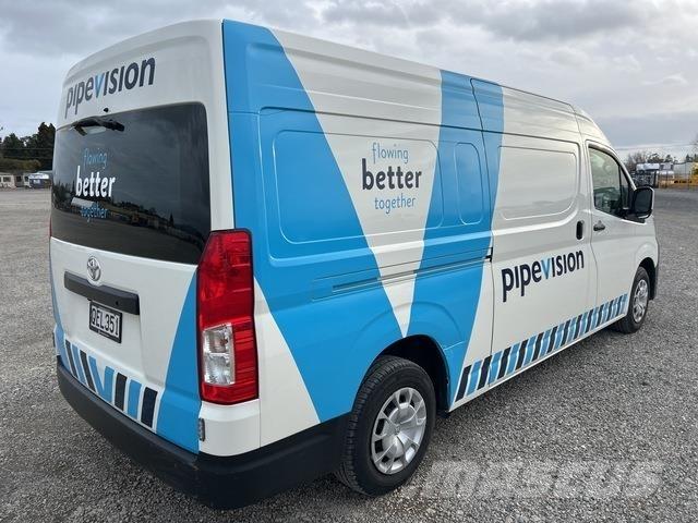 Toyota HiAce Preču pārvadāšanas furgoni