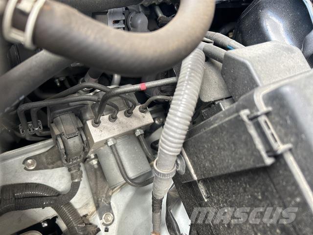 Toyota HiAce Preču pārvadāšanas furgoni