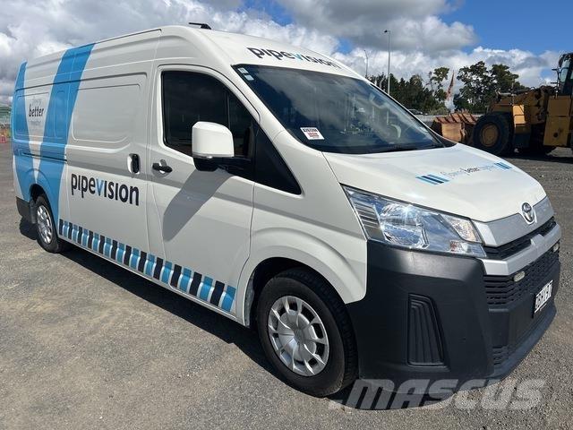 Toyota HiAce Preču pārvadāšanas furgoni