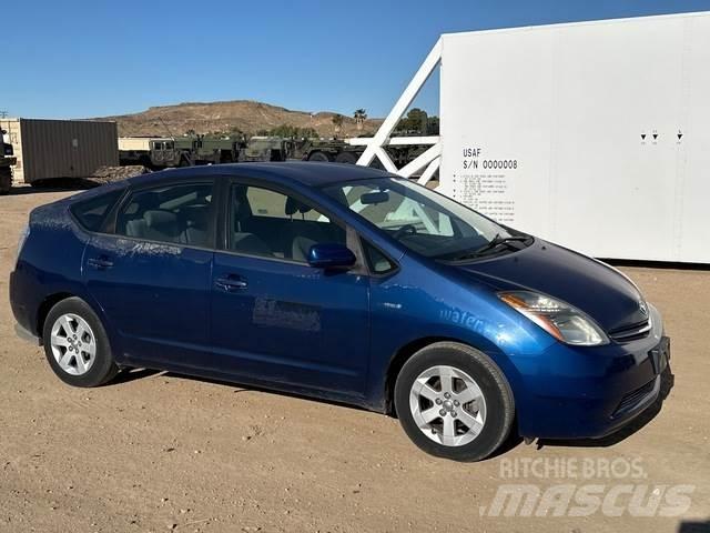 Toyota Prius Automašīnas