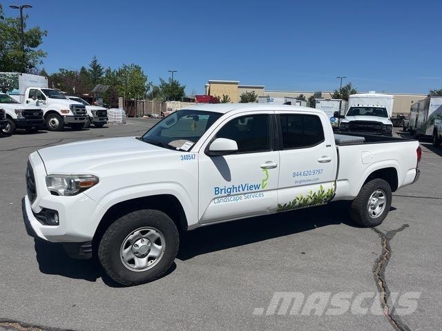 Toyota Tacoma Vieglais kravas automobilis/izkraušana no sāniem