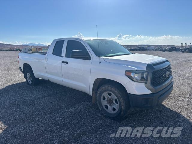 Toyota Tundra Vieglais kravas automobilis/izkraušana no sāniem