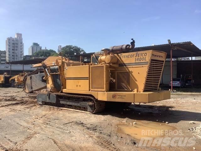 Trencor 1400L Tranšeju racēji