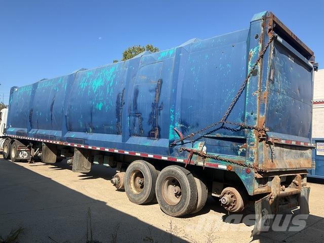 Universal  Kustīgo grīdu puspiekabes