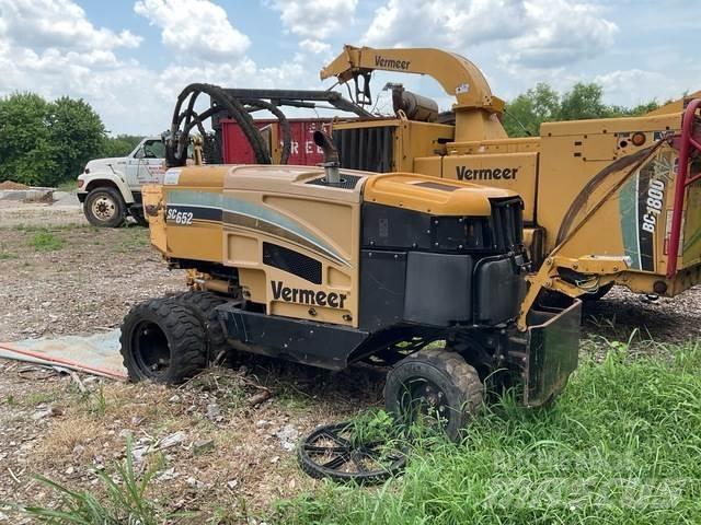 Vermeer SC652 Koku stumbru frēze