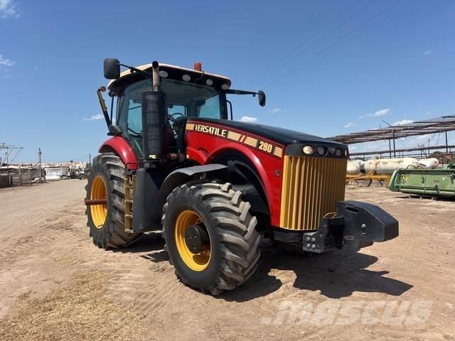 Versatile 260 Traktori