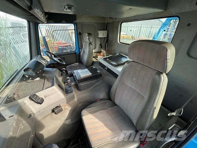 Volvo  Pacēlāji uz automašīnas bāzes