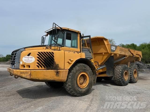 Volvo A25D Artikulētie pašizgāzēji
