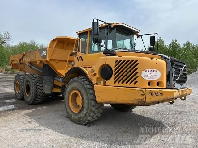 Volvo A25D Artikulētie pašizgāzēji