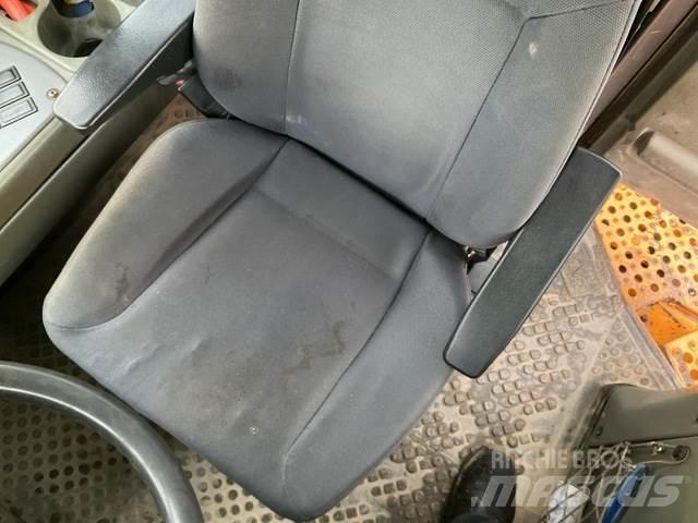 Volvo A30D Artikulētie pašizgāzēji