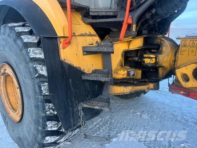 Volvo A40G Artikulētie pašizgāzēji