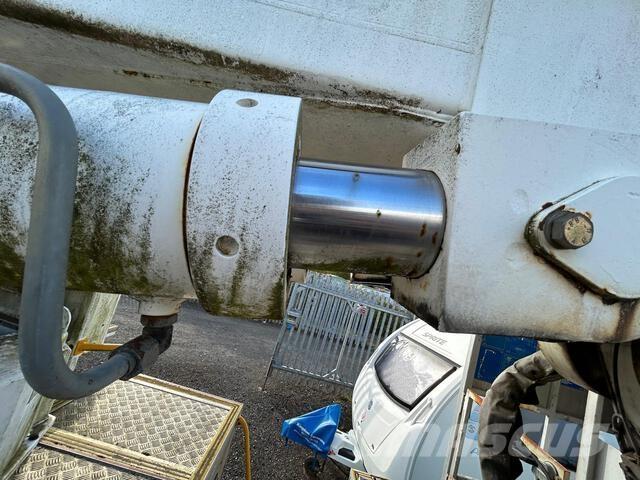 Volvo FL10 Pacēlāji uz automašīnas bāzes