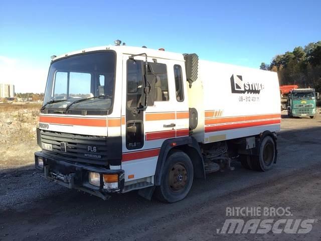 Volvo FL611 Ielu tīrāmās mašīnas