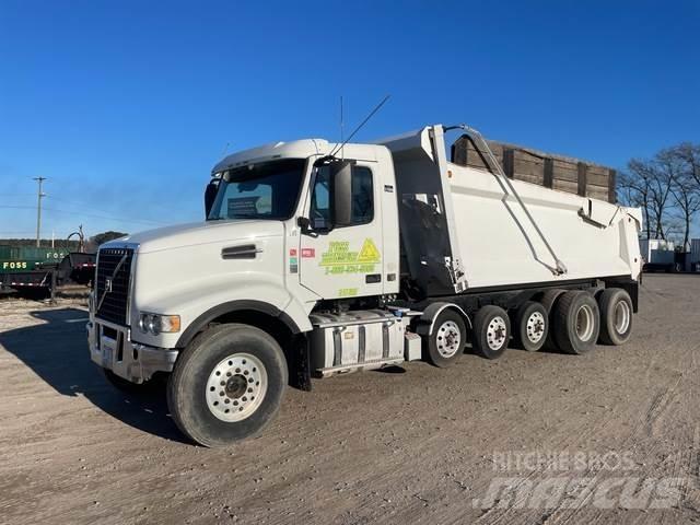 Volvo VHD Pašizgāzējs