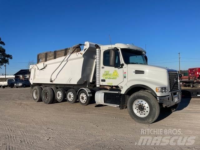 Volvo VHD Pašizgāzējs