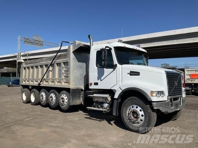 Volvo VHD Pašizgāzējs