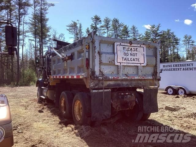 Volvo VHD Pašizgāzējs
