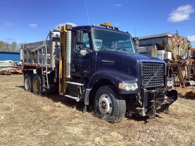 Volvo VHD Pašizgāzējs