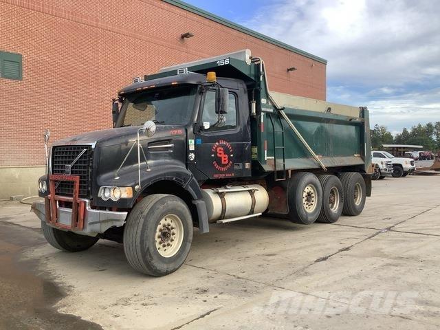 Volvo VHD84F Pašizgāzējs