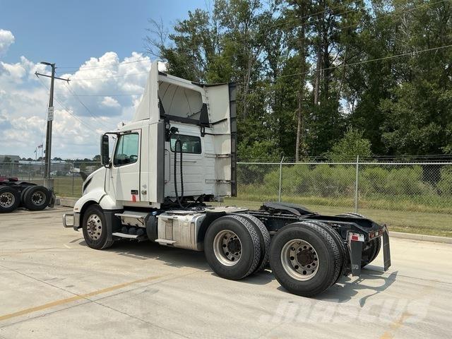 Volvo VNL 300 Vilcēji