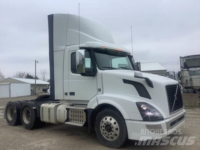 Volvo VNL300 Vilcēji