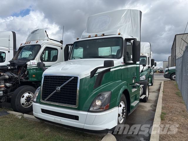 Volvo VNL42T Vilcēji