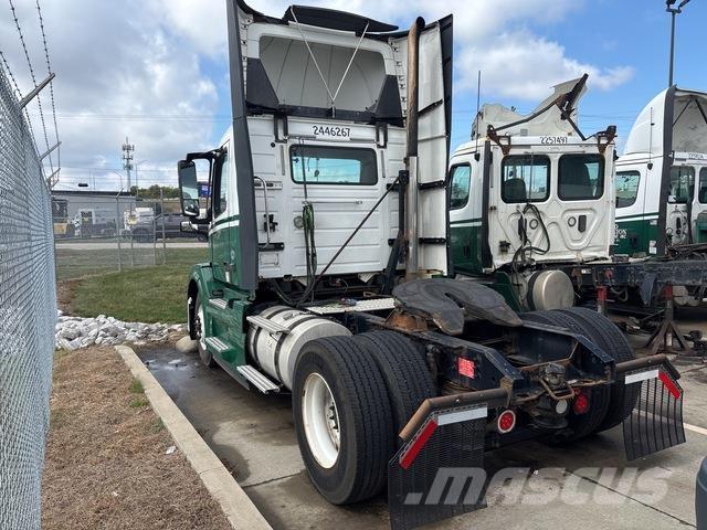 Volvo VNL42T Vilcēji