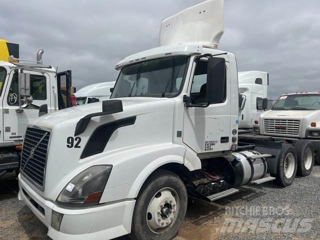 Volvo VNL64 Vilcēji