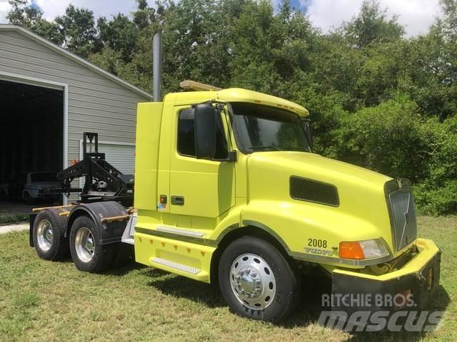 Volvo VNL64T Vilcēji