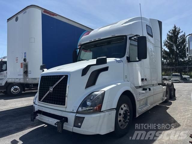 Volvo VNL64T Vilcēji