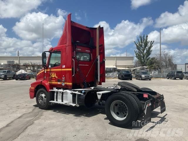 Volvo VNM Vilcēji