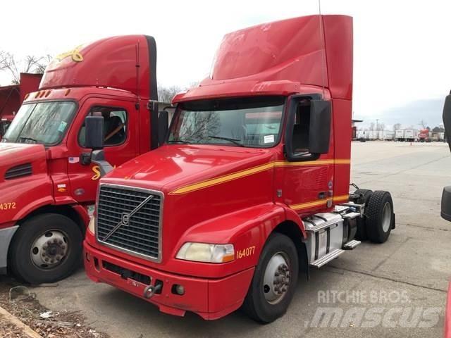 Volvo VNM42T Vilcēji