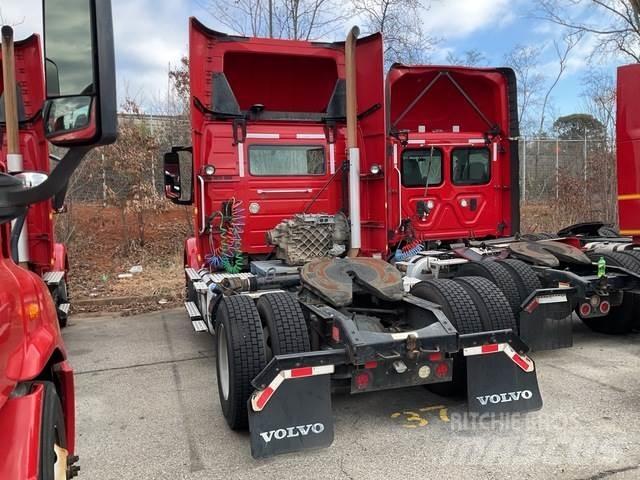 Volvo VNM42T Vilcēji