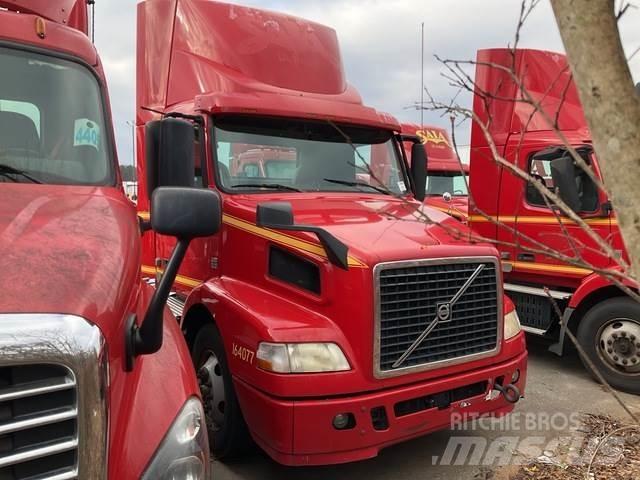 Volvo VNM42T Vilcēji