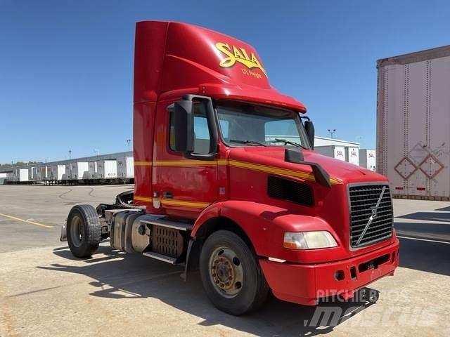 Volvo VNM42T Vilcēji