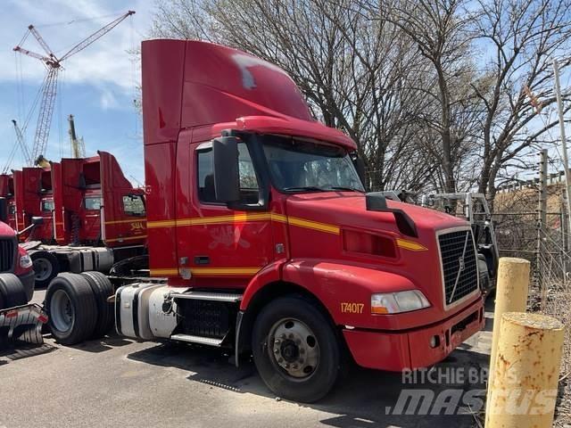 Volvo VNM42T Vilcēji