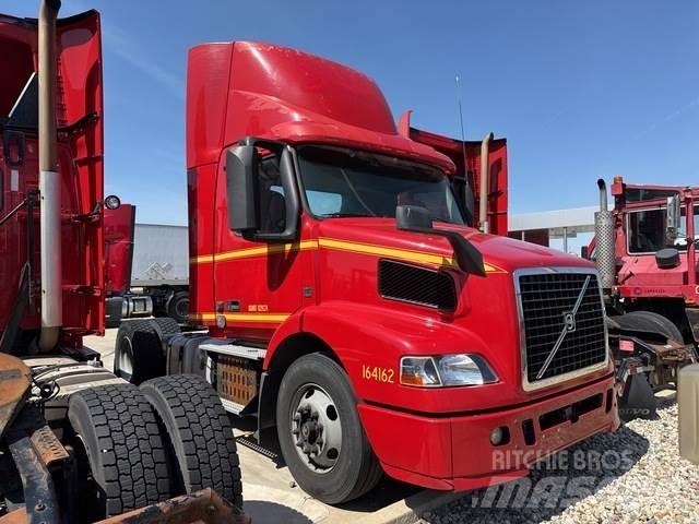 Volvo VNM42T Vilcēji