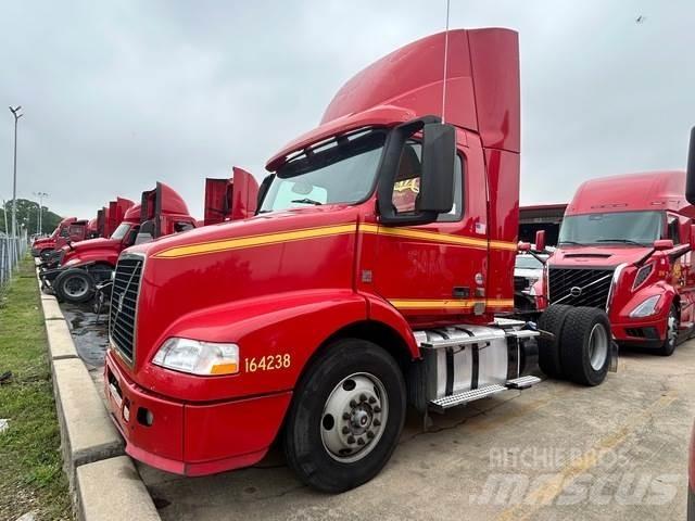 Volvo VNM42T Vilcēji