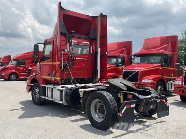 Volvo VNM42T Vilcēji