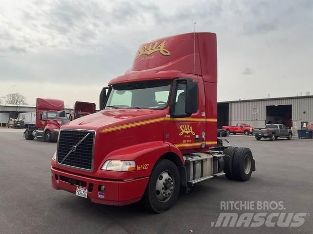 Volvo VNM42T Vilcēji