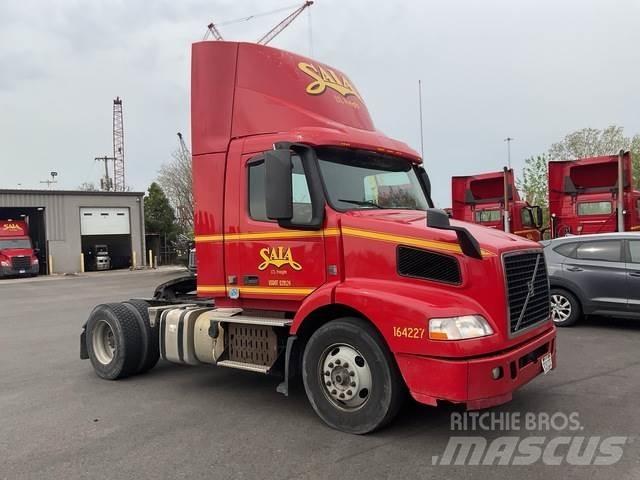 Volvo VNM42T Vilcēji