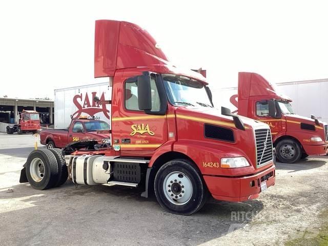 Volvo VNM42T Vilcēji