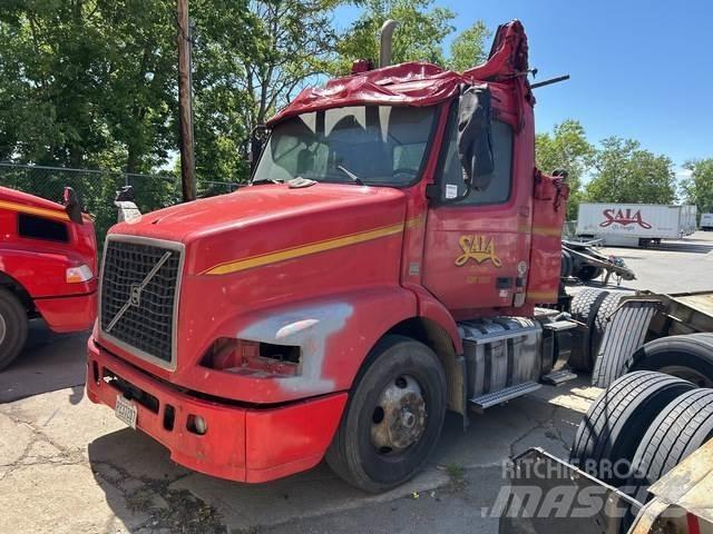 Volvo VNM42T Vilcēji